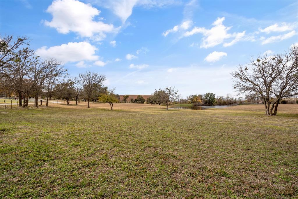 300 Nichols Court Property Photo 35