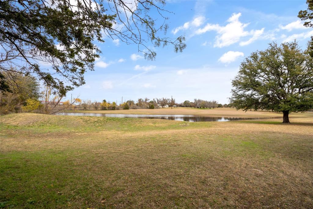 300 Nichols Court Property Photo 37