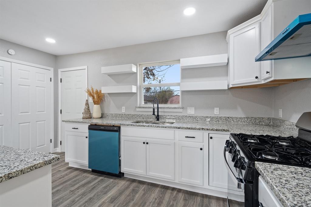 1523 Andrew Street Property Photo 13