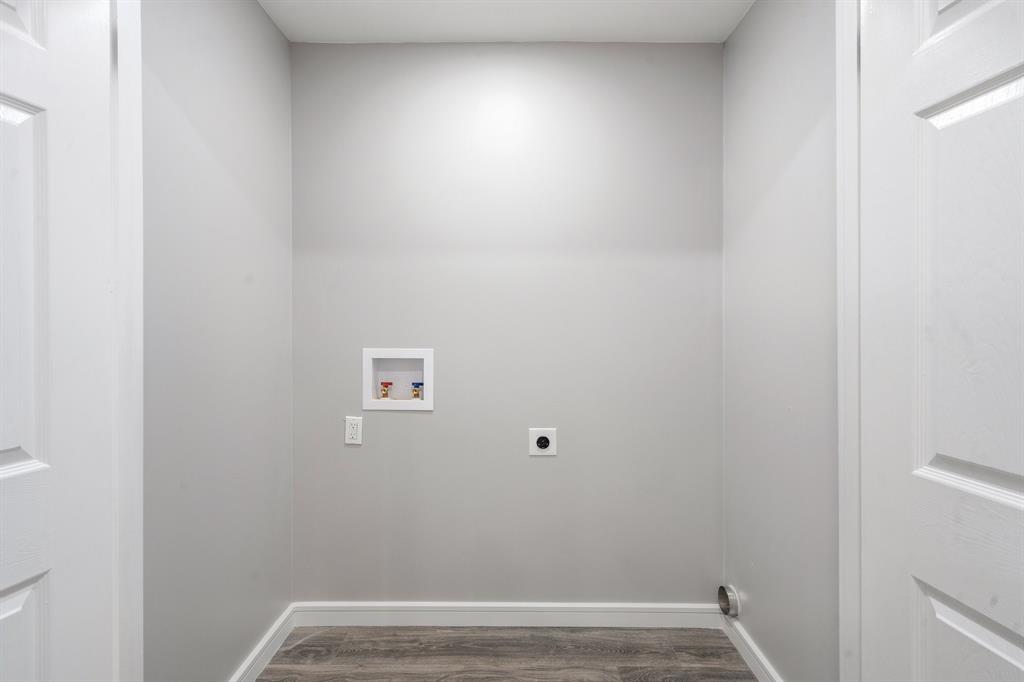 1523 Andrew Street Property Photo 25