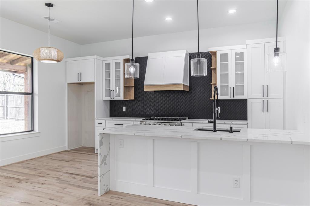 407 Phinney Avenue Property Photo 11