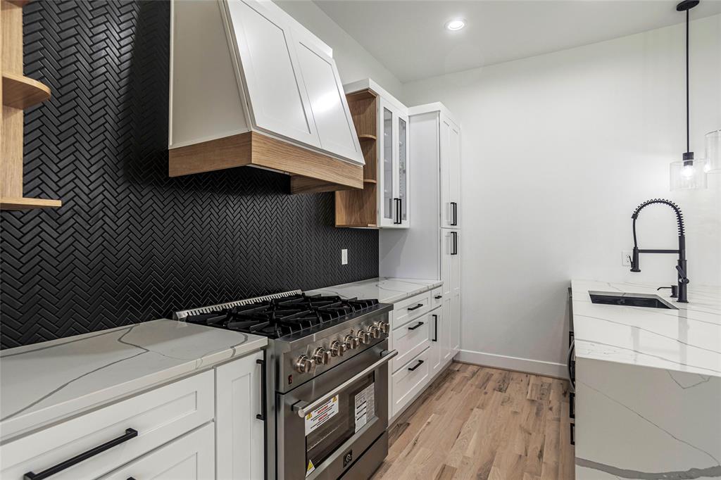 407 Phinney Avenue Property Photo 14