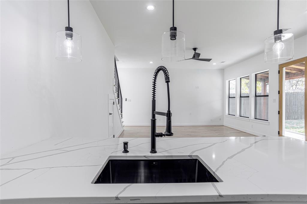 407 Phinney Avenue Property Photo 15