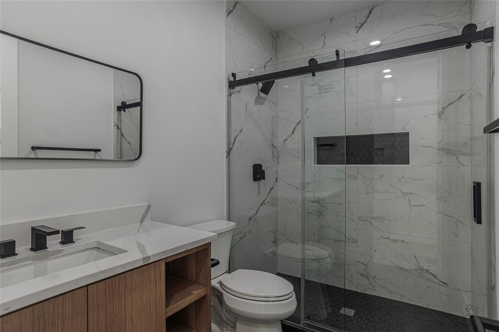 407 Phinney Avenue Property Photo 24