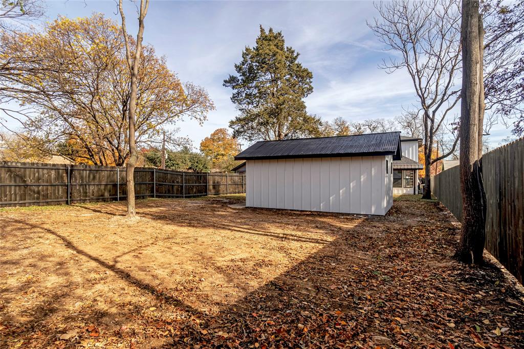 407 Phinney Avenue Property Photo 34