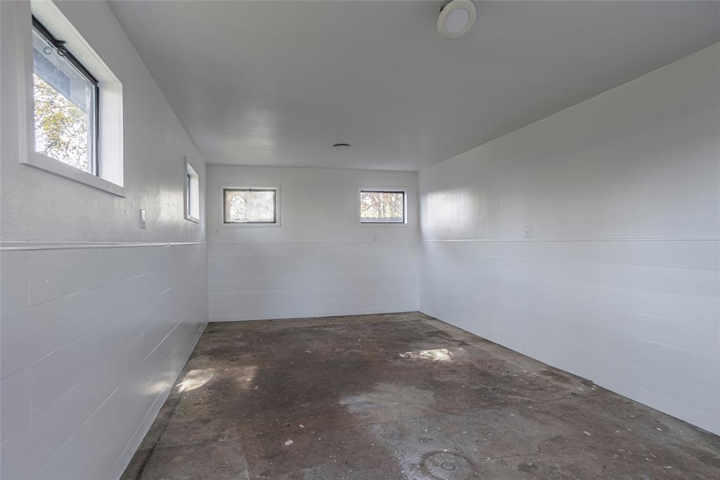 407 Phinney Avenue Property Photo 35