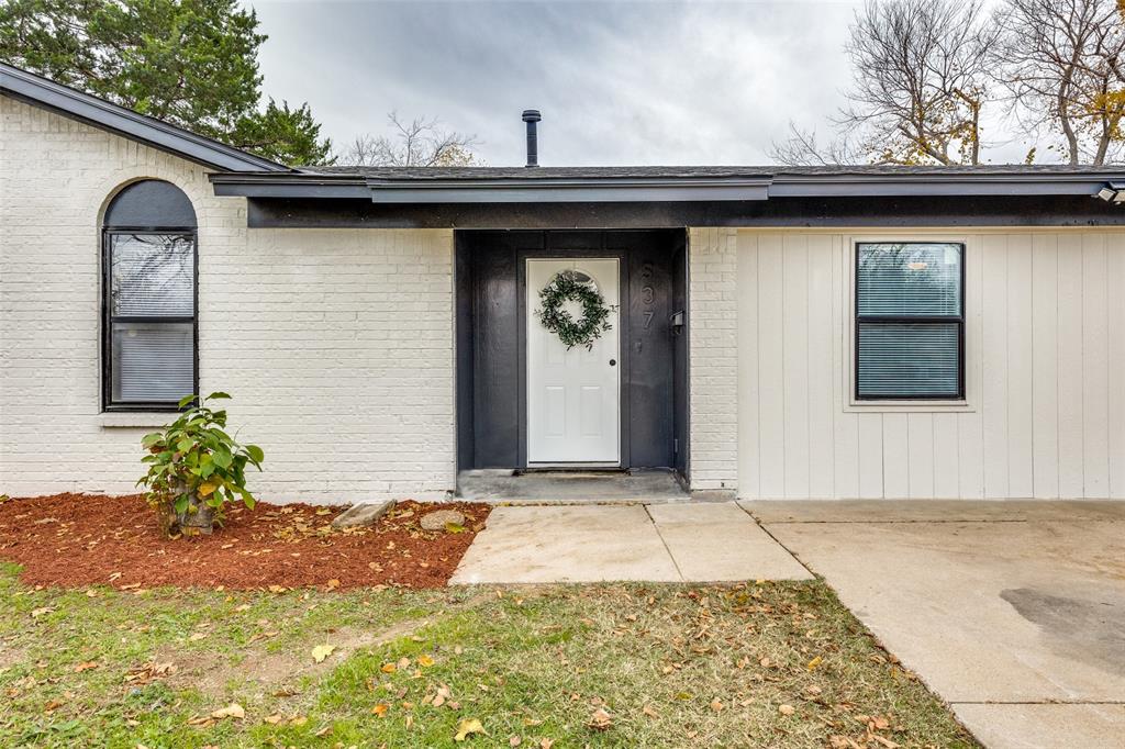 537 Nw Chisholm Road Property Photo 3