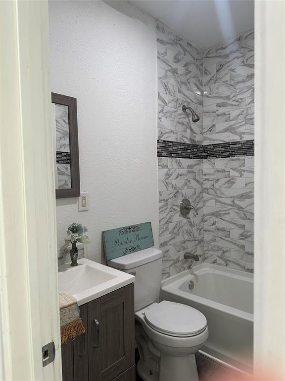 710 Hollywood Avenue Property Photo 7