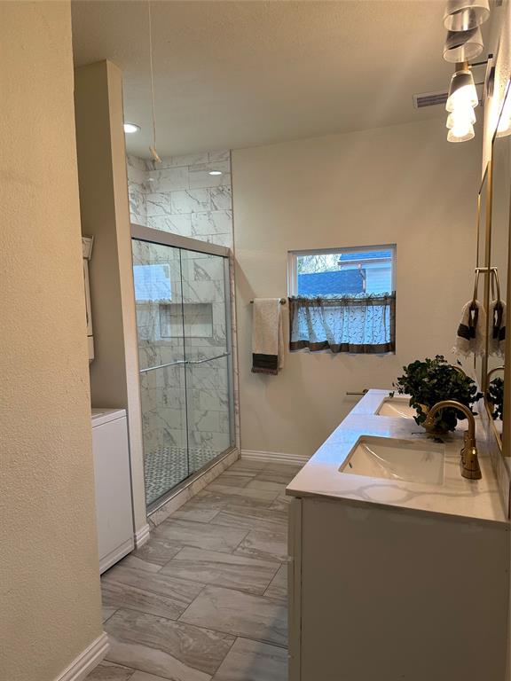 710 Hollywood Avenue Property Photo 12