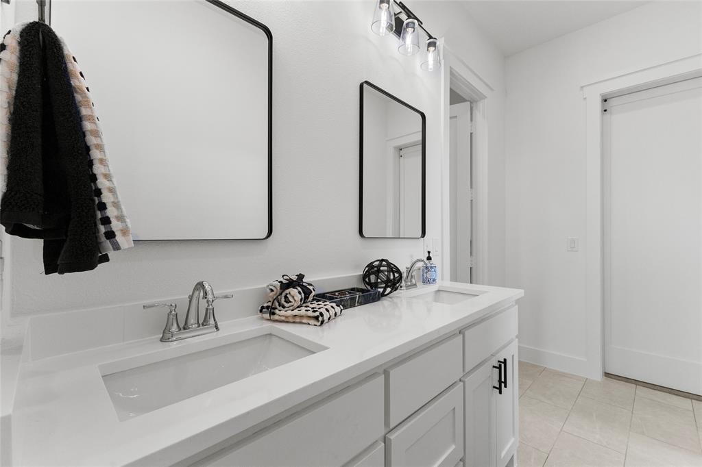 4701 Christie Avenue Property Photo 25