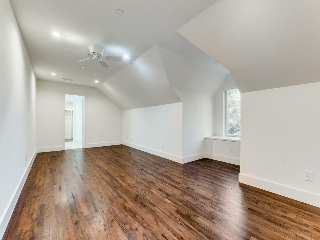 4202 University Boulevard Property Photo 28