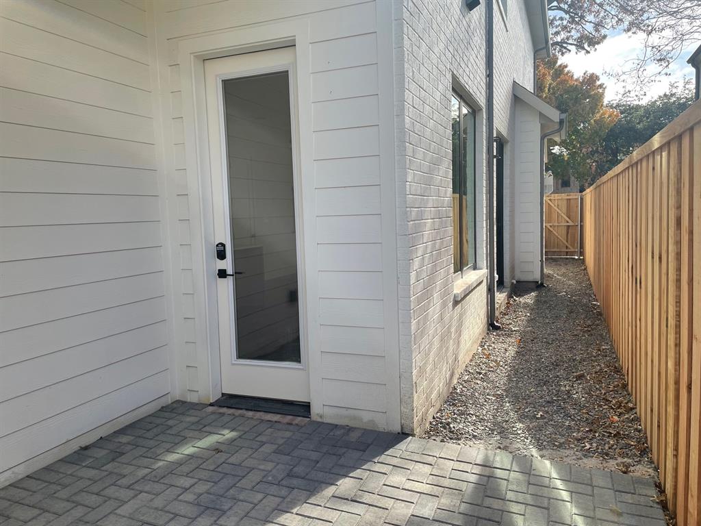 4202 University Boulevard Property Photo 34