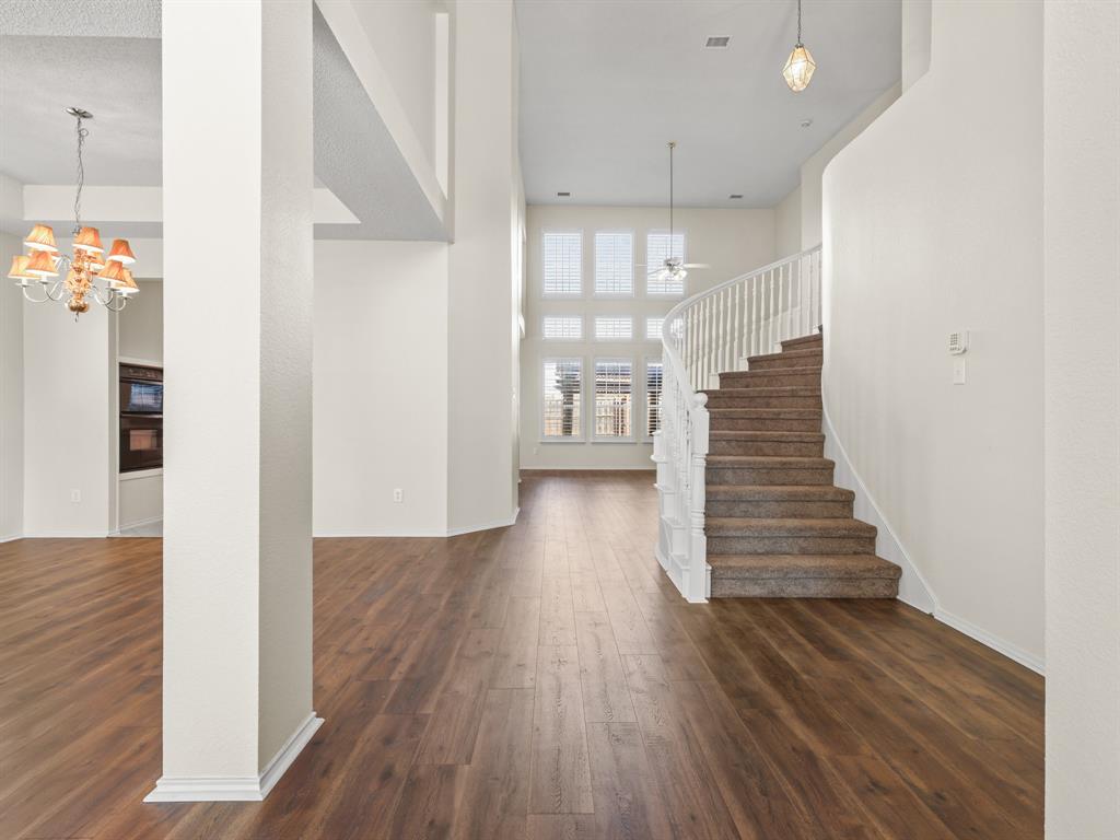 4813 Bayonne Drive Property Photo 2