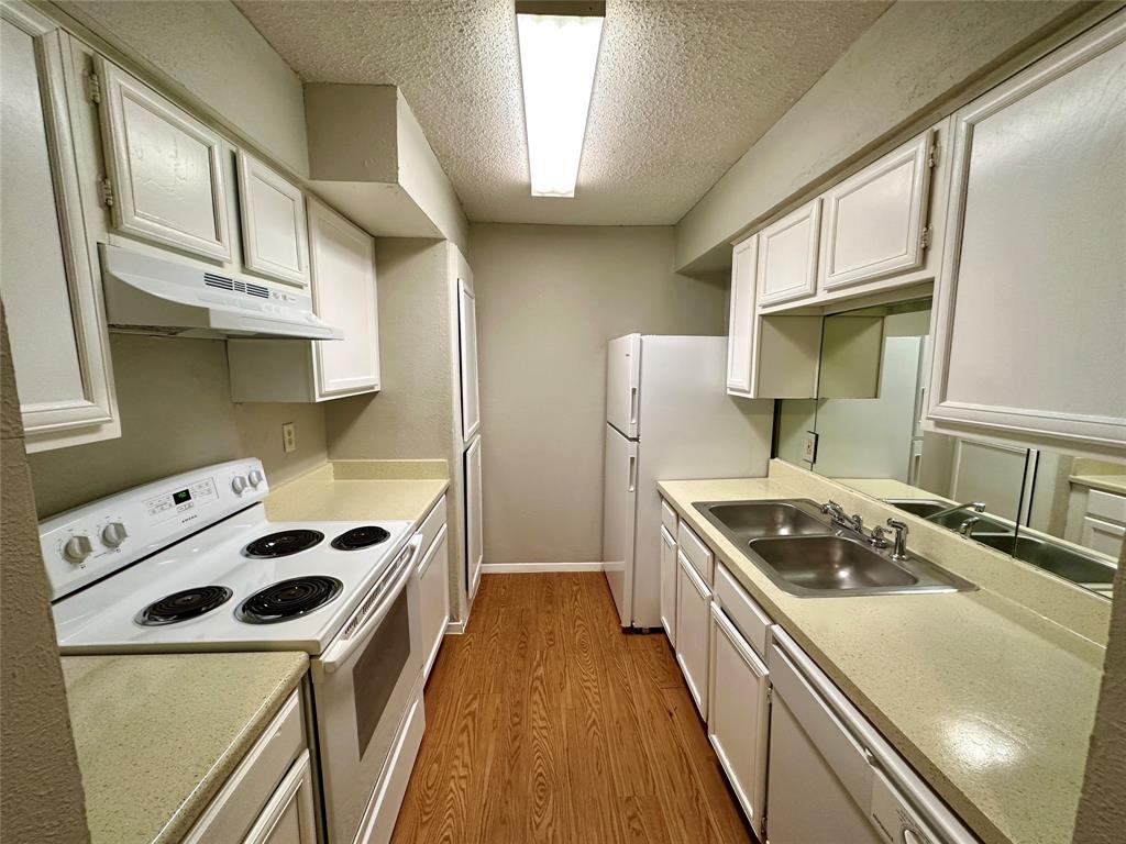 9696 Walnut Street Property Photo 7