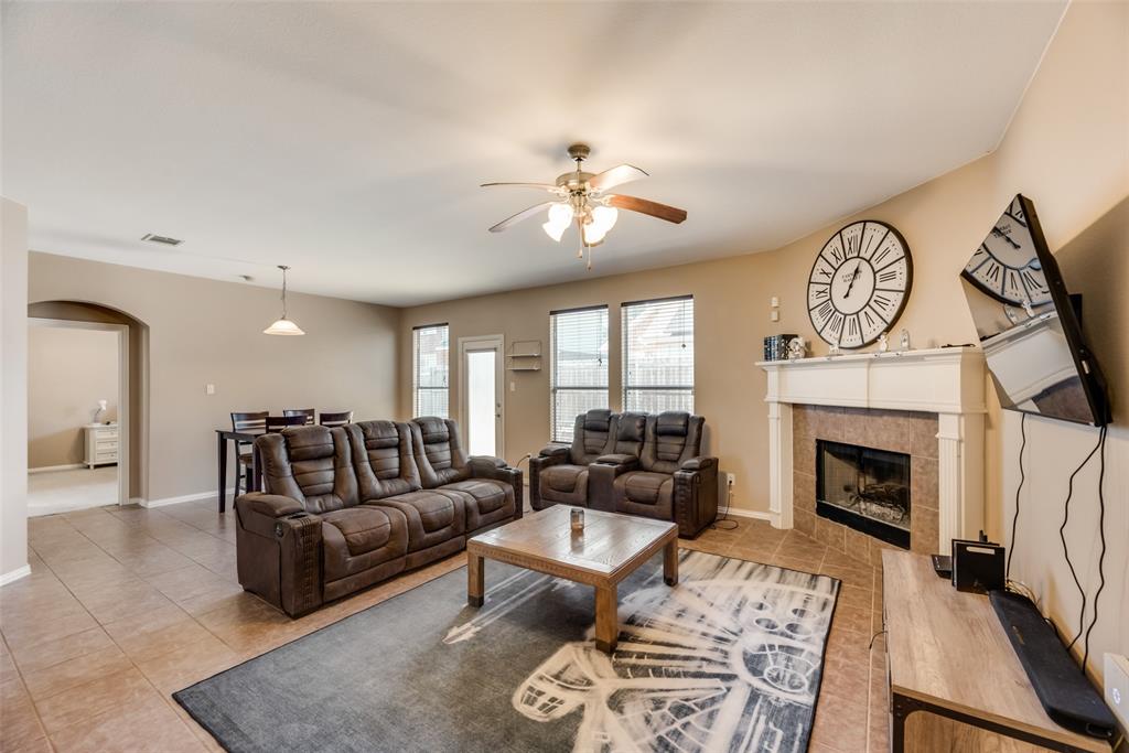 2068 Meadow View Drive Property Photo 1