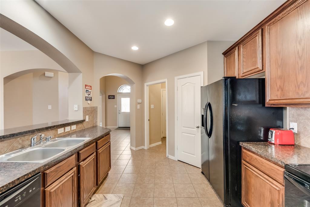 2068 Meadow View Drive Property Photo 2