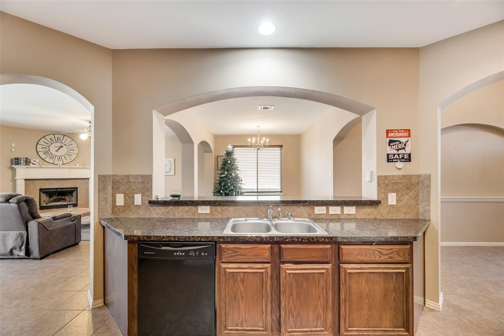 2068 Meadow View Drive Property Photo 3