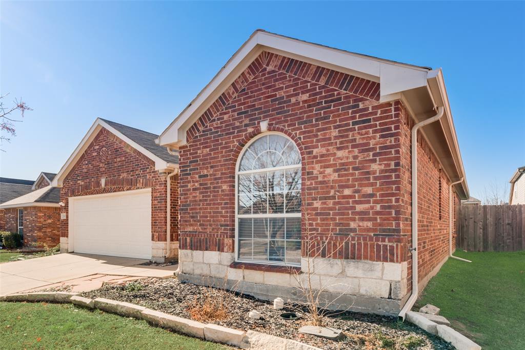 2068 Meadow View Drive Property Photo 6