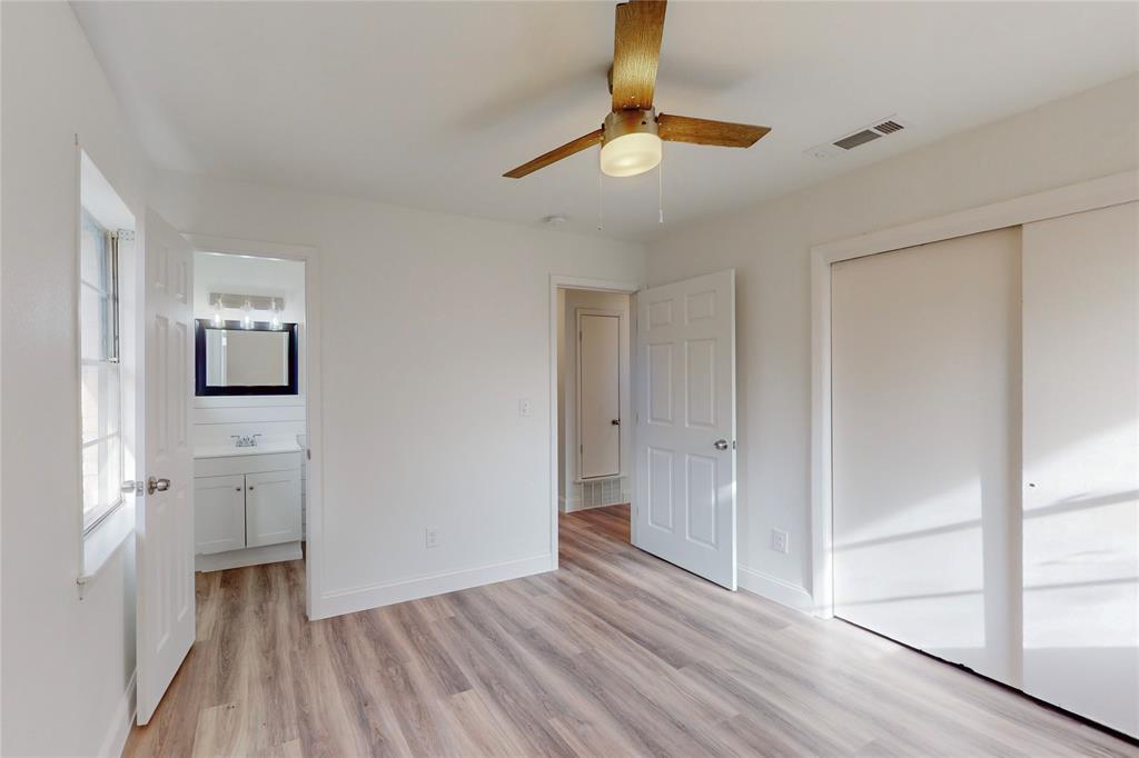 3625 Edgebrook Drive Property Photo 2