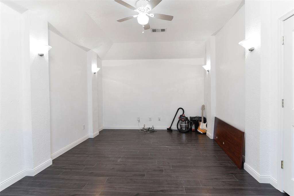 5932 Crestview Drive Property Photo 12
