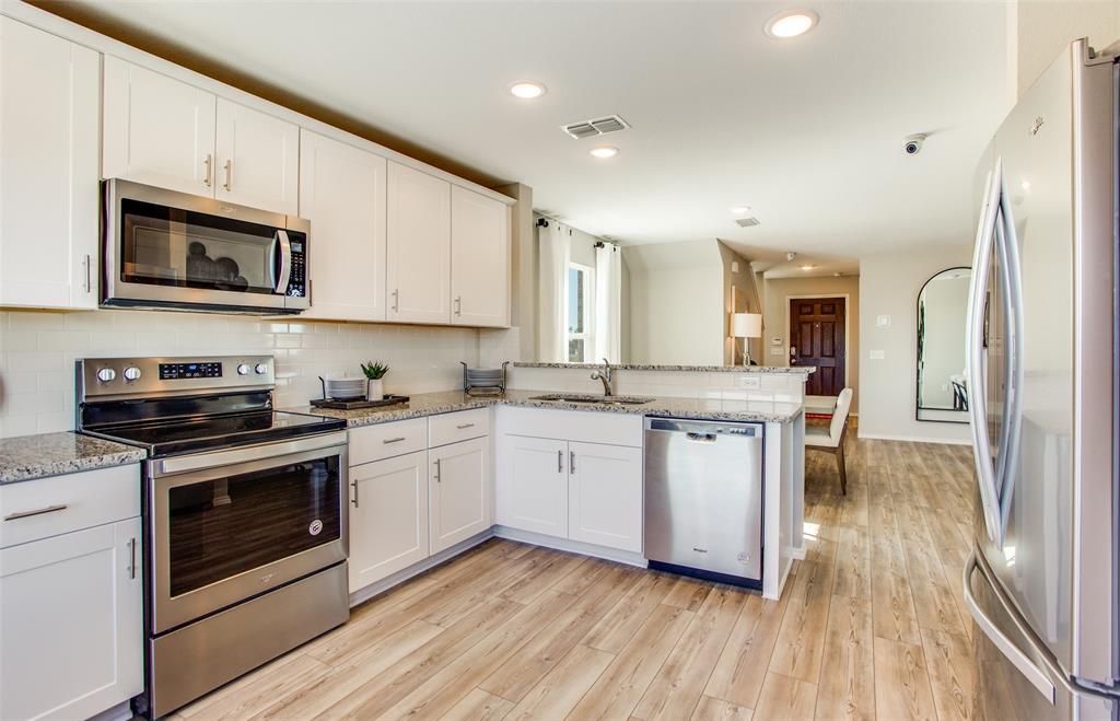 2021 Henrietta Drive Property Photo 4