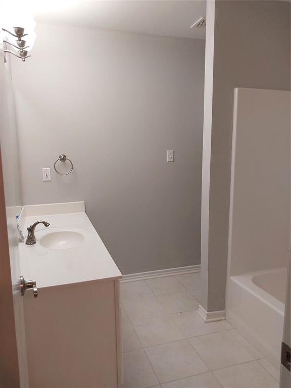 5401 Hollytree Drive Property Photo 8