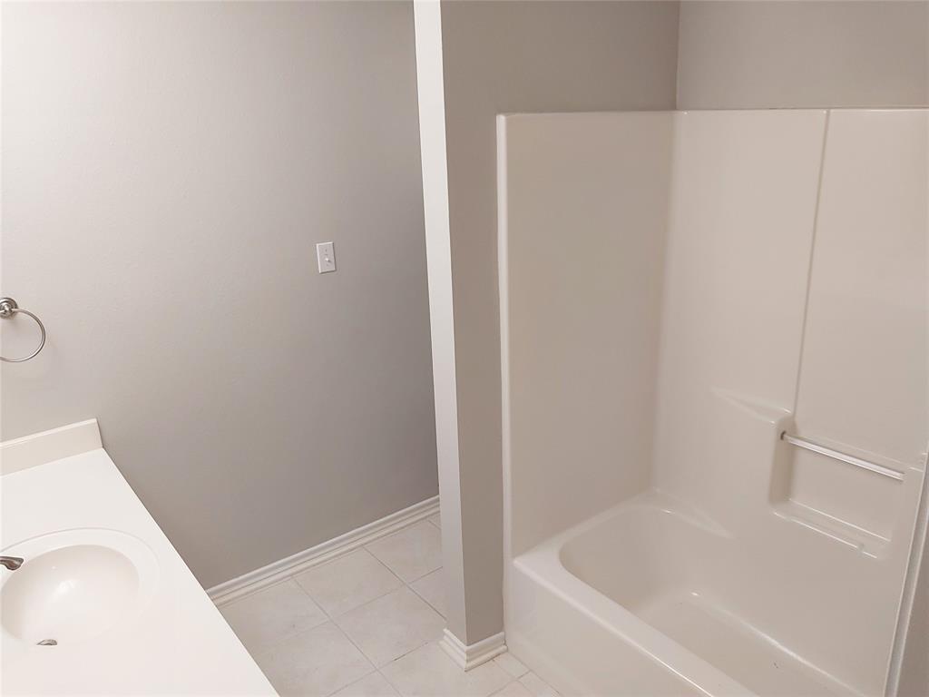 5401 Hollytree Drive Property Photo 9