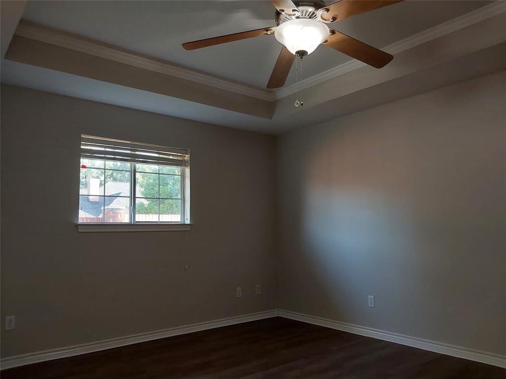 5401 Hollytree Drive Property Photo 13