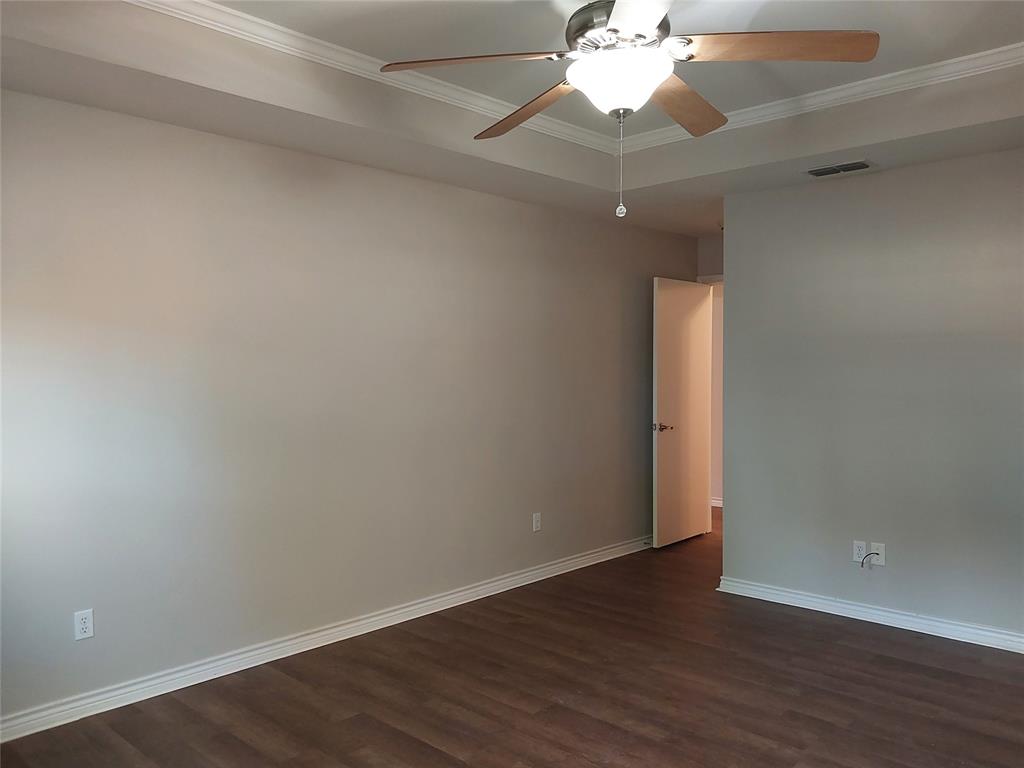 5401 Hollytree Drive Property Photo 14