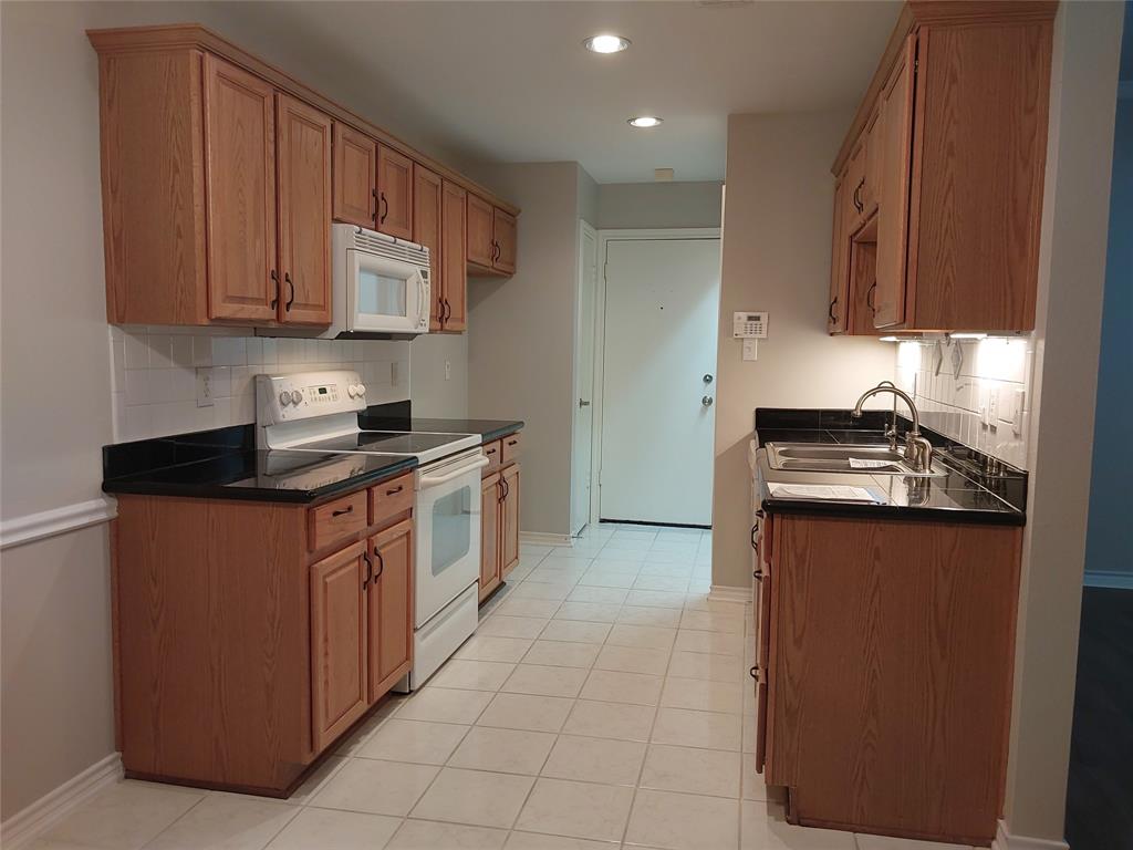 5401 Hollytree Drive Property Photo 34
