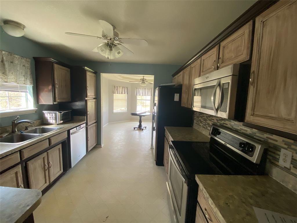 8001 Harvest Drive Property Photo 9