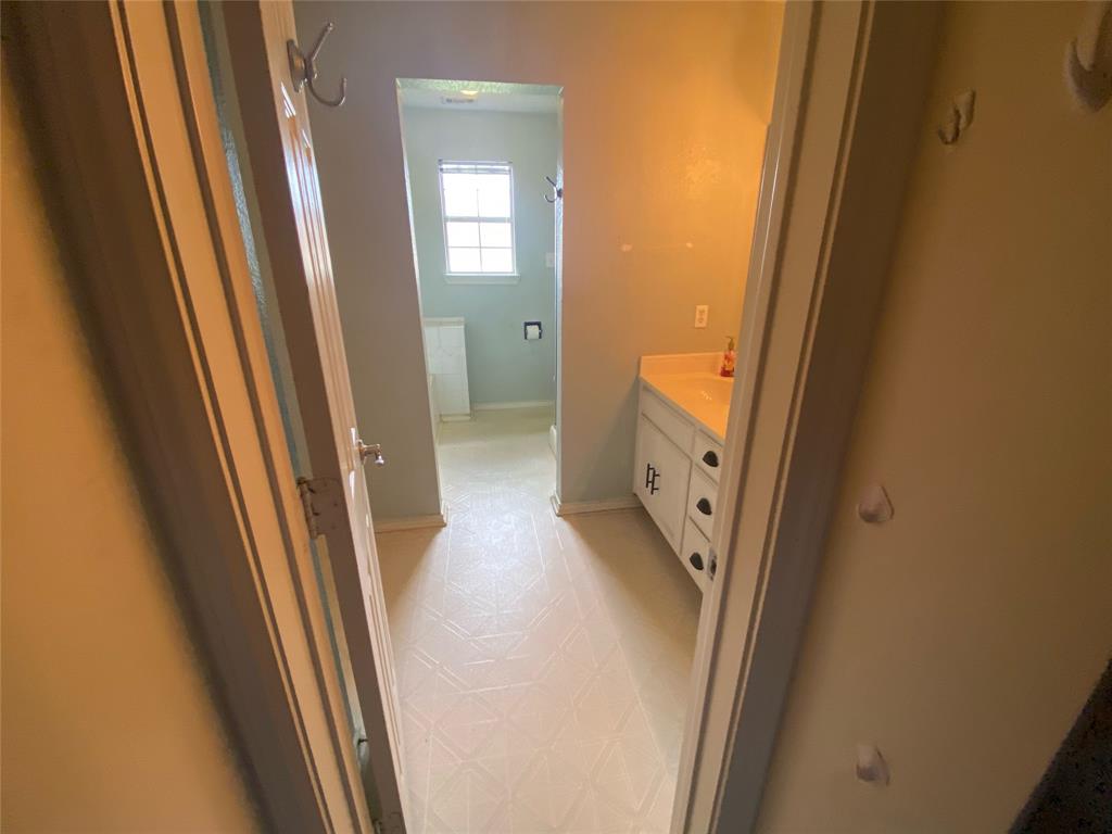 8001 Harvest Drive Property Photo 16