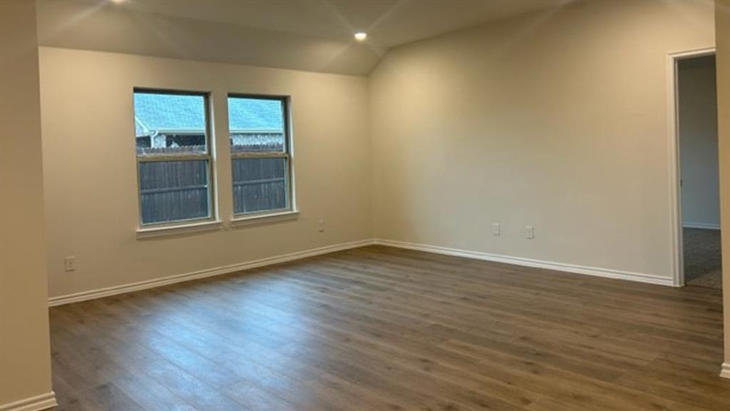102 Sunberry Drive Property Photo 3