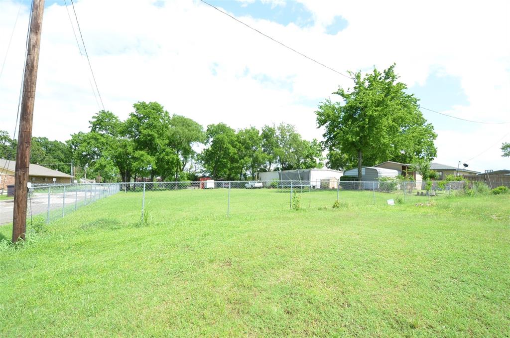 267 N Grand Saline Street Property Photo 4