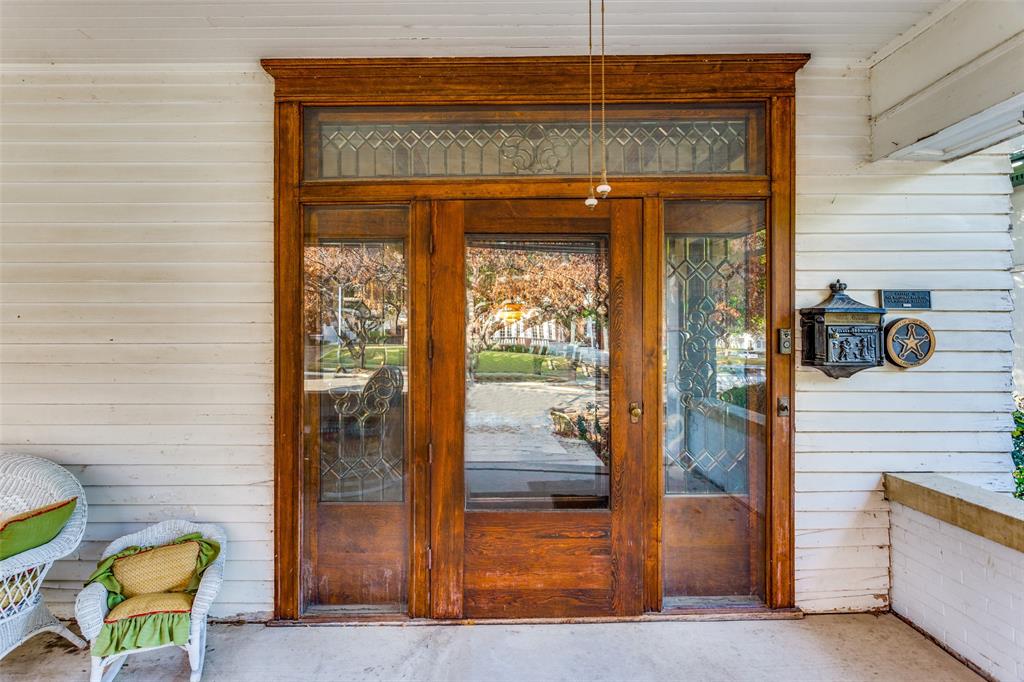 1215 Elizabeth Boulevard Property Photo 3