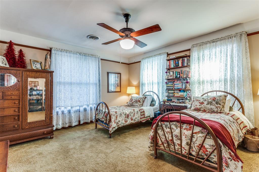 1215 Elizabeth Boulevard Property Photo 13