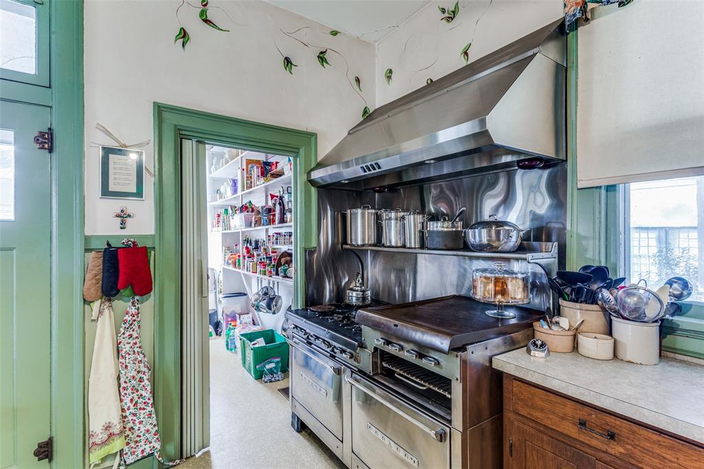 1215 Elizabeth Boulevard Property Photo 15