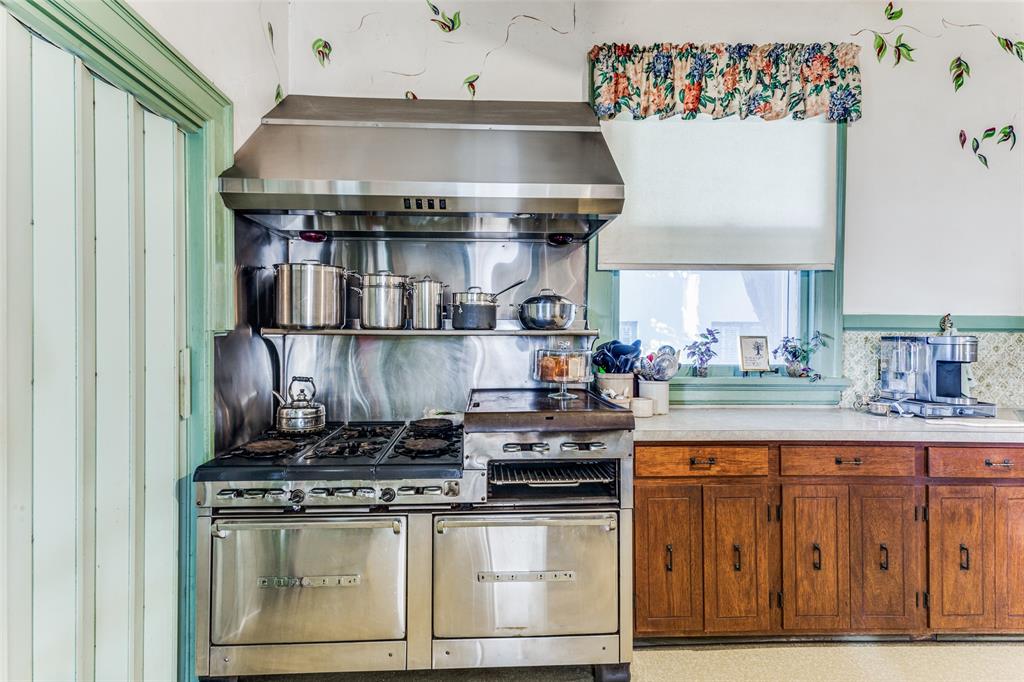 1215 Elizabeth Boulevard Property Photo 16