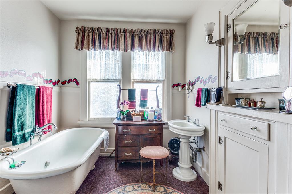 1215 Elizabeth Boulevard Property Photo 19