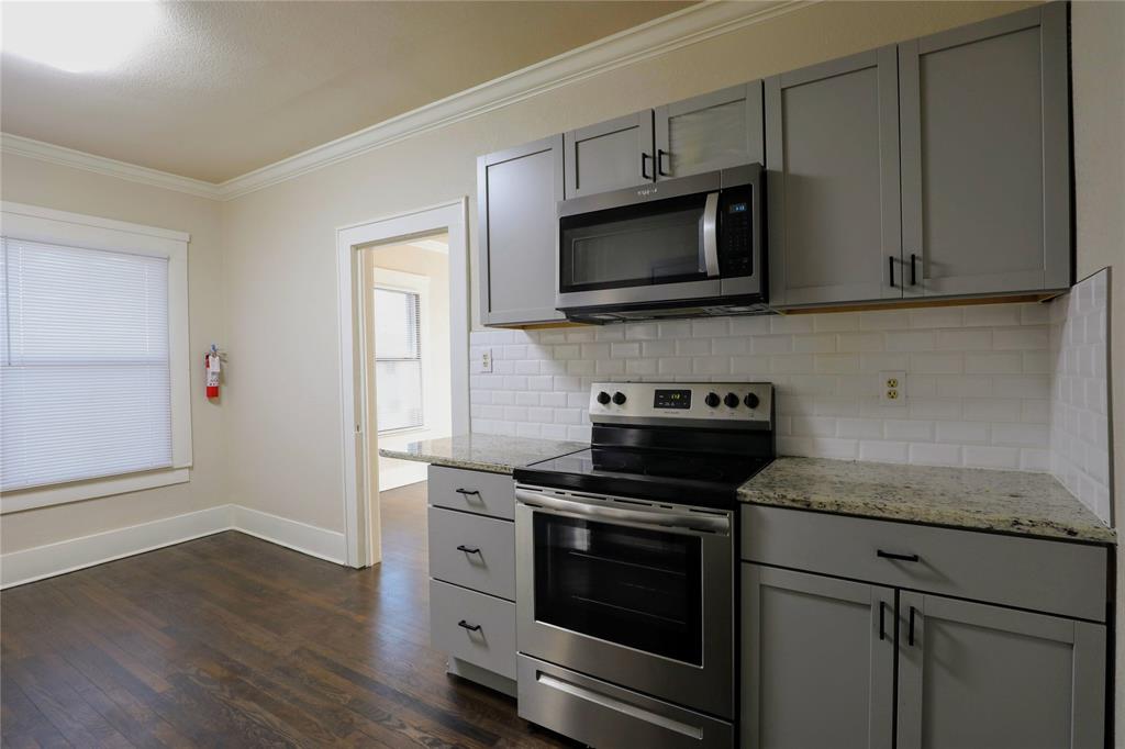 1115 S Jennings Avenue Property Photo 6