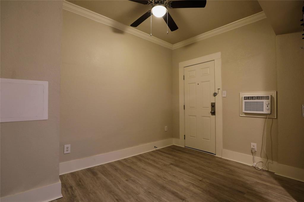 1115 S Jennings Avenue Property Photo 7