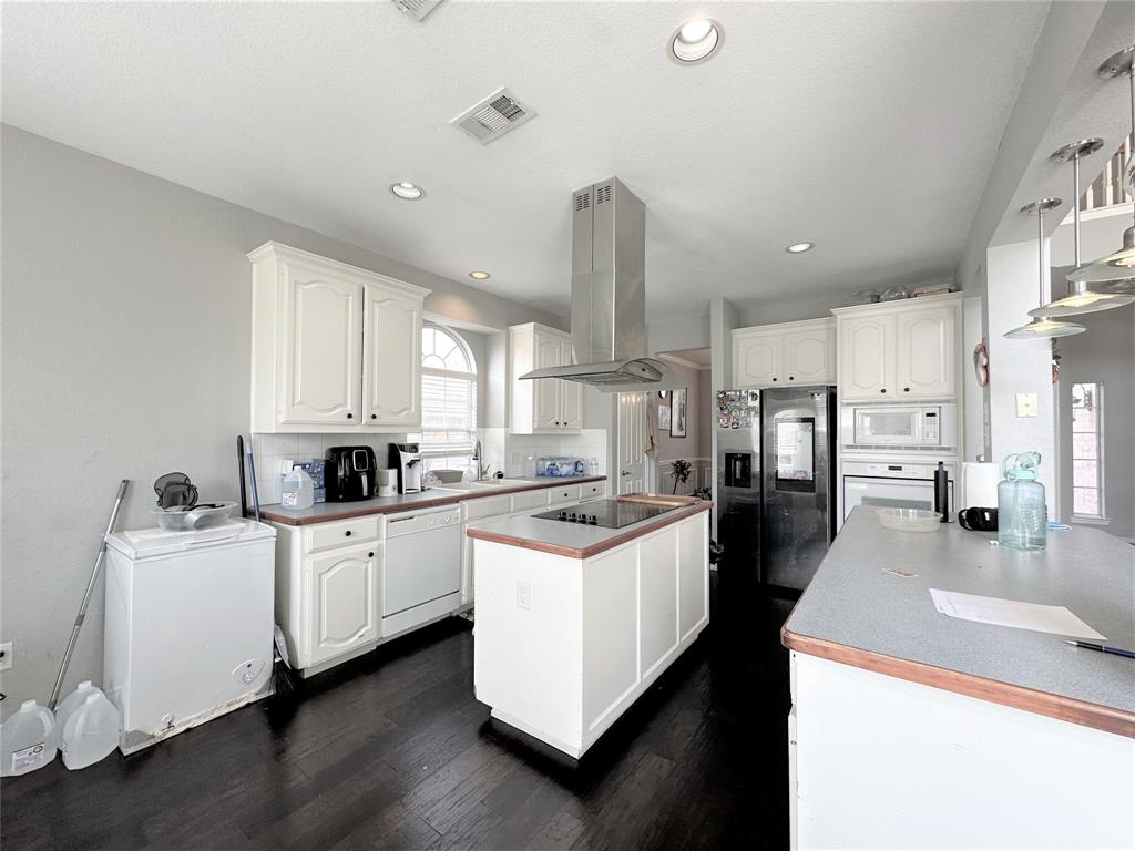 1221 Andromeda Way Property Photo 9
