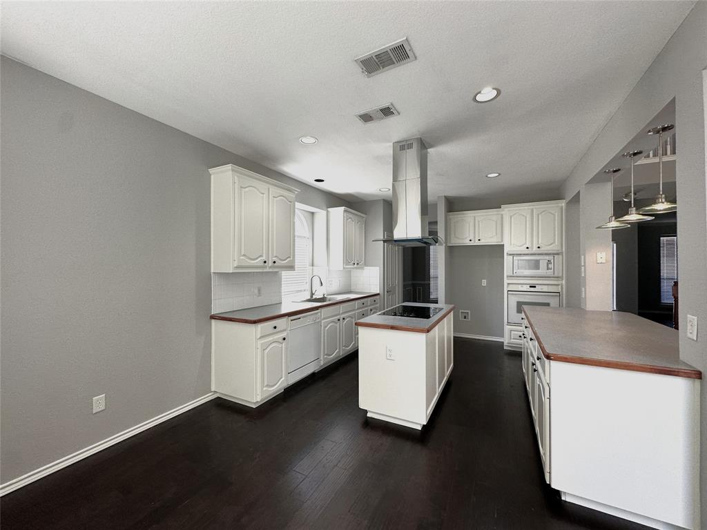 1221 Andromeda Way Property Photo 10