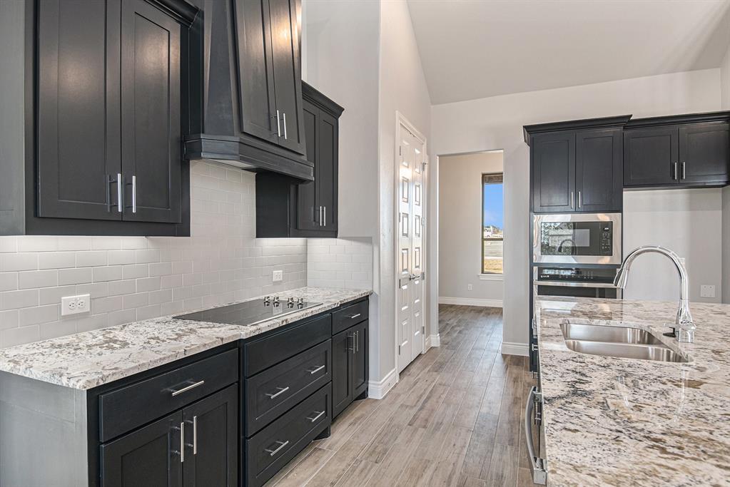 628 Gatlin Pass Property Photo 3