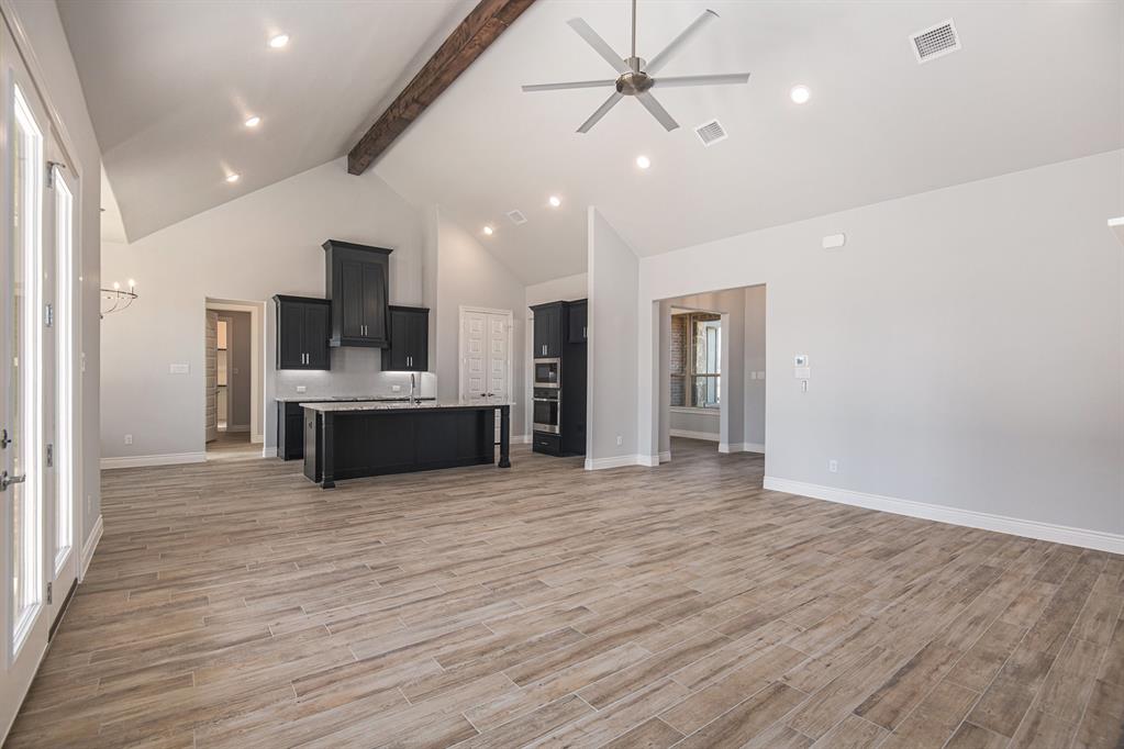 628 Gatlin Pass Property Photo 4