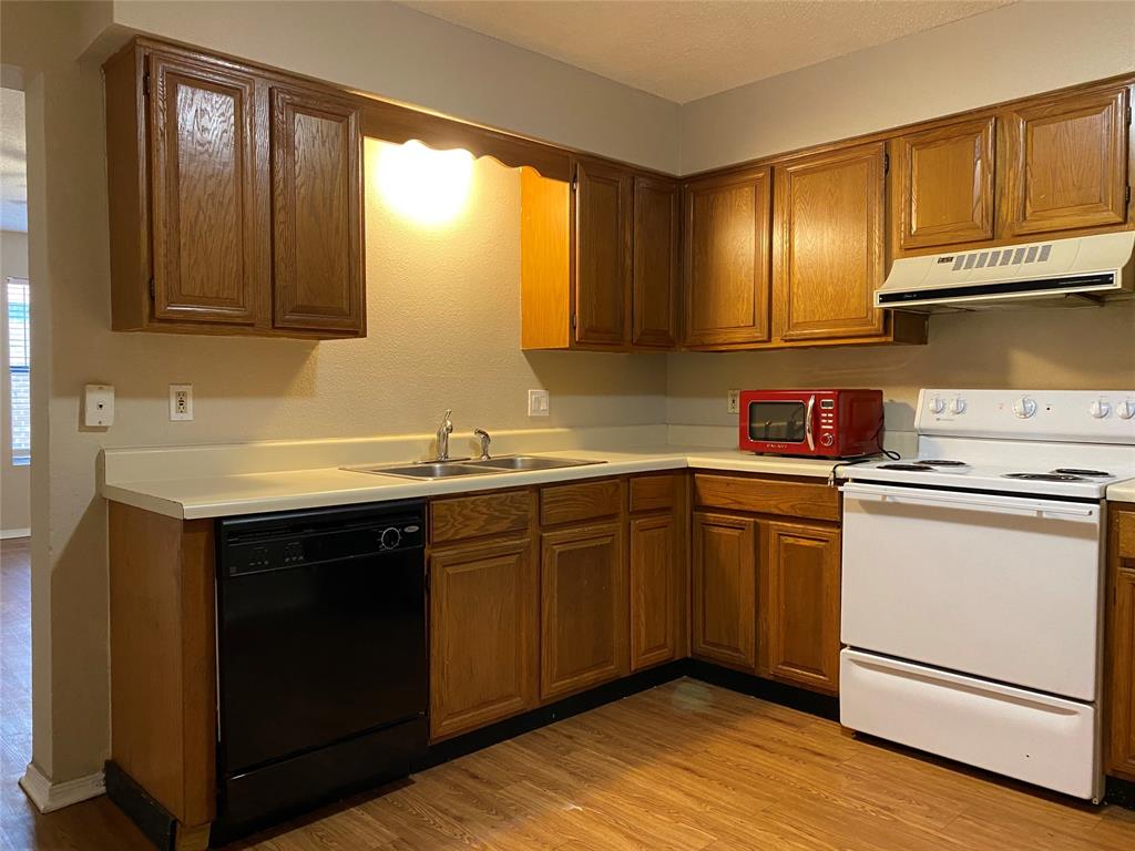 3063 Olympia Property Photo 4