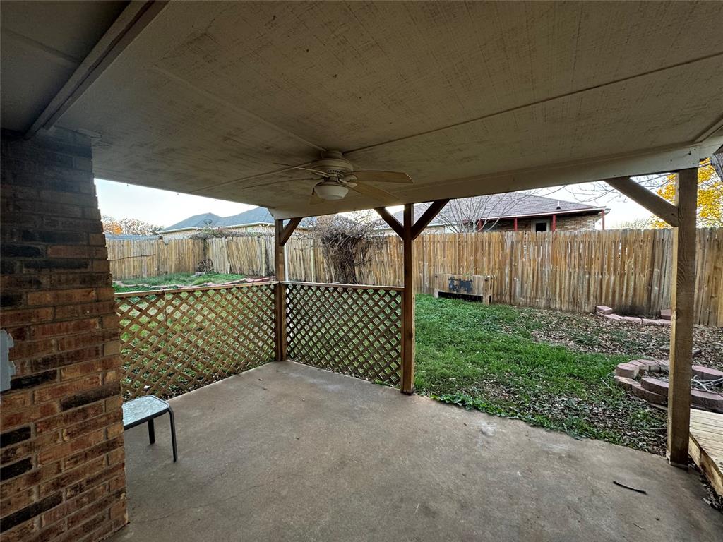 1102 Snowberry Street Property Photo 11