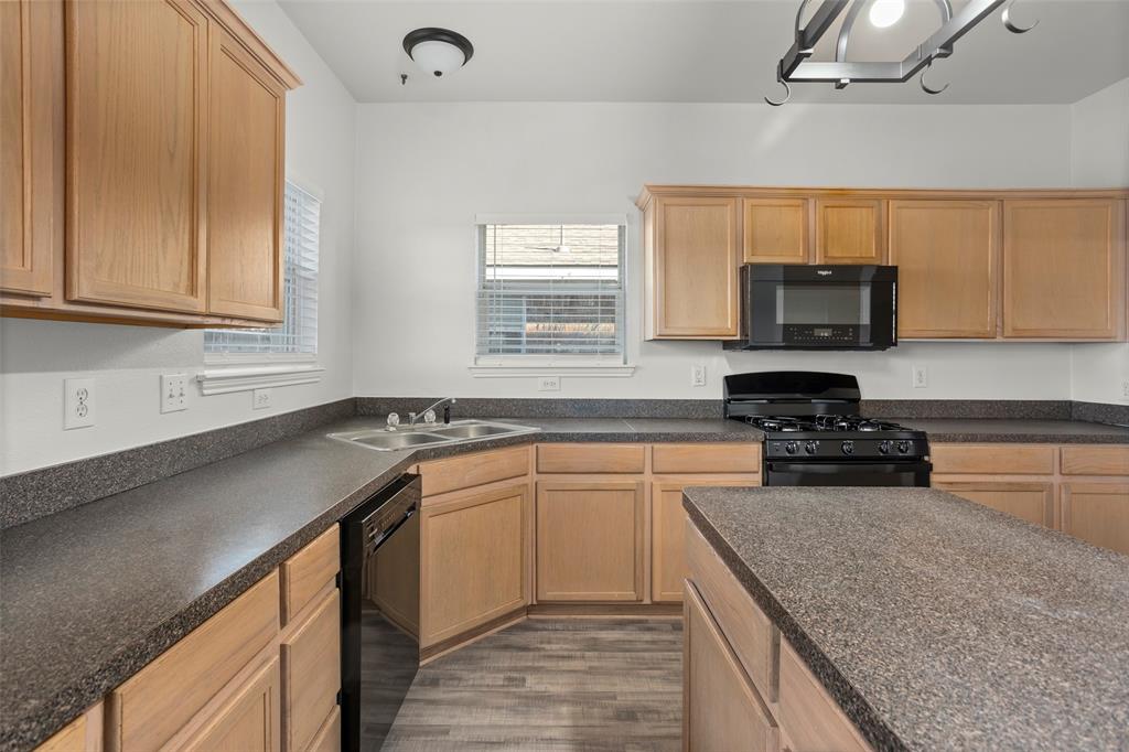1433 Broken Spoke Court Property Photo 4