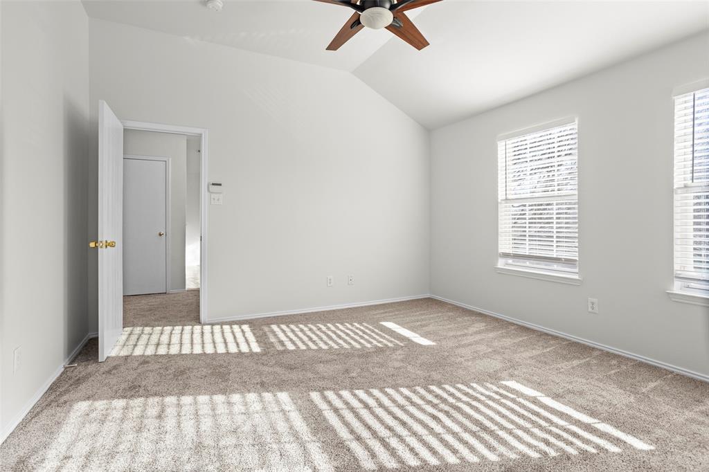 1433 Broken Spoke Court Property Photo 5