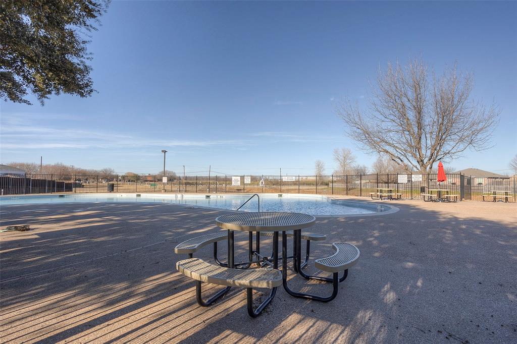 1433 Broken Spoke Court Property Photo 27